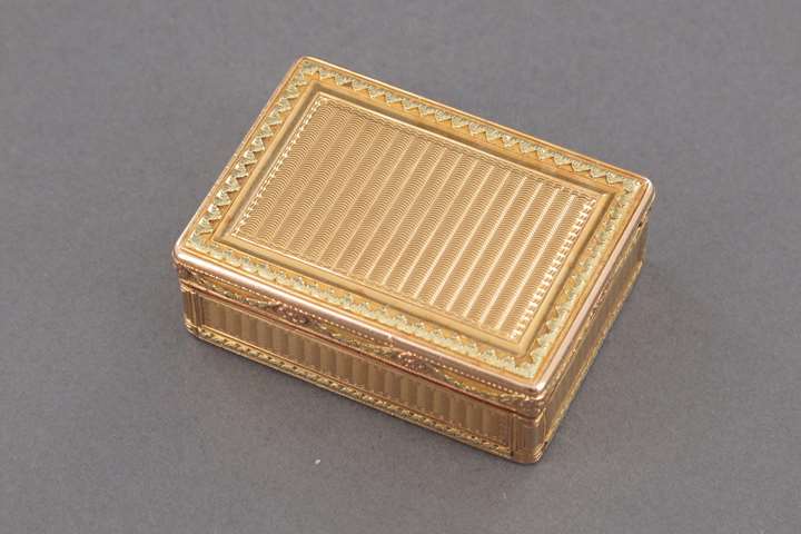 Louis XV coloured gold rectangular boite a mouches